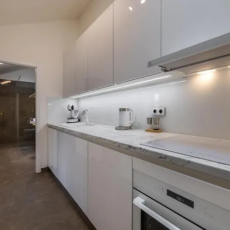 Luxurious, Charming Studio Perfect For Couples Prag Exterior foto